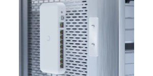 SUPPORT MURAL SWITCH UNIFI USW-Flex-2.5G-8/PoE – vue 5