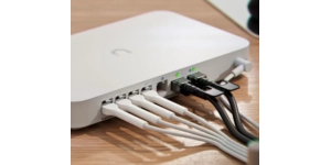 Pare-feu réseau unifi gateway fiber 10G switch 4P – vue 4